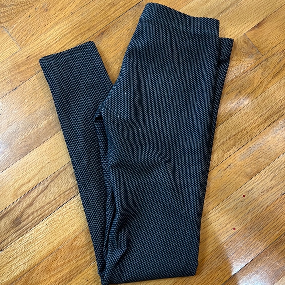 Black and gray leggings